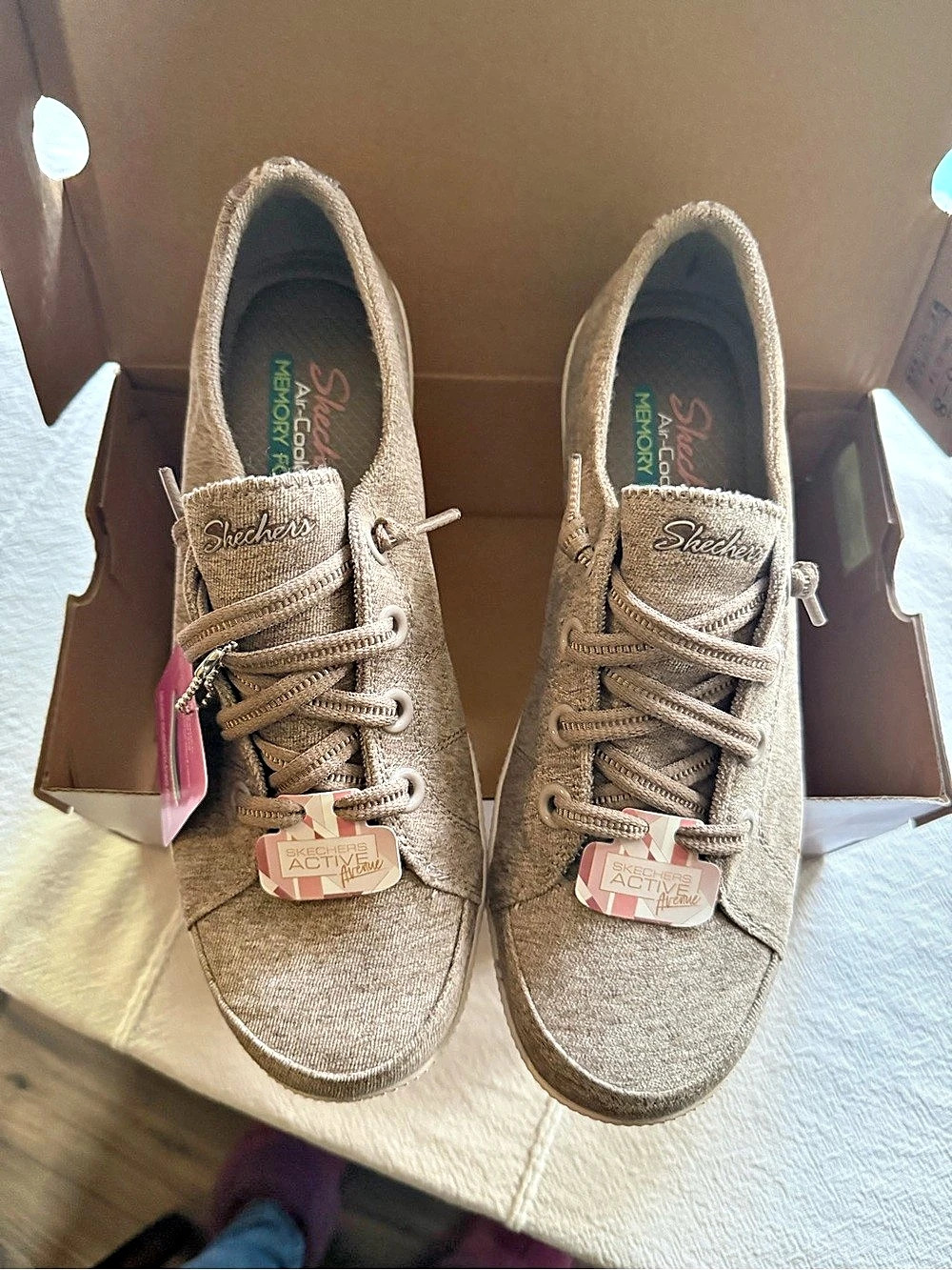 Skechers Active Avenue Women's Sneakers US 8.5 NWT